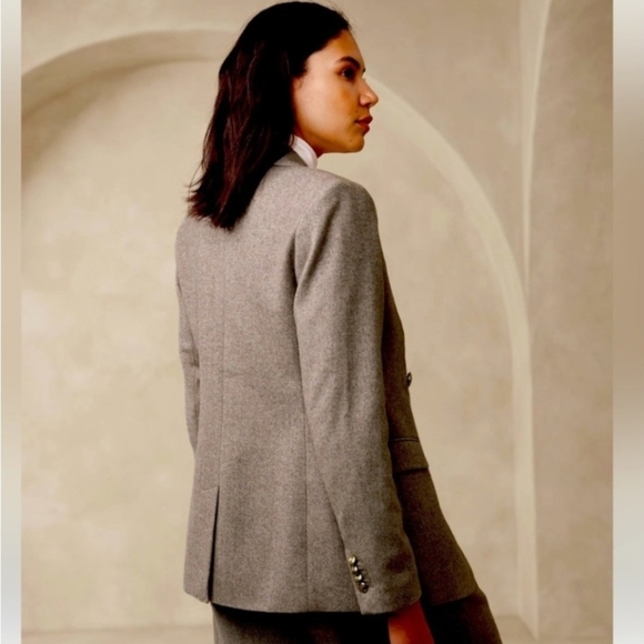 Women's Banana Republic Herringbone Icon Cream Blazer with Gold Buttons Size 8 - Picture 8 of 17